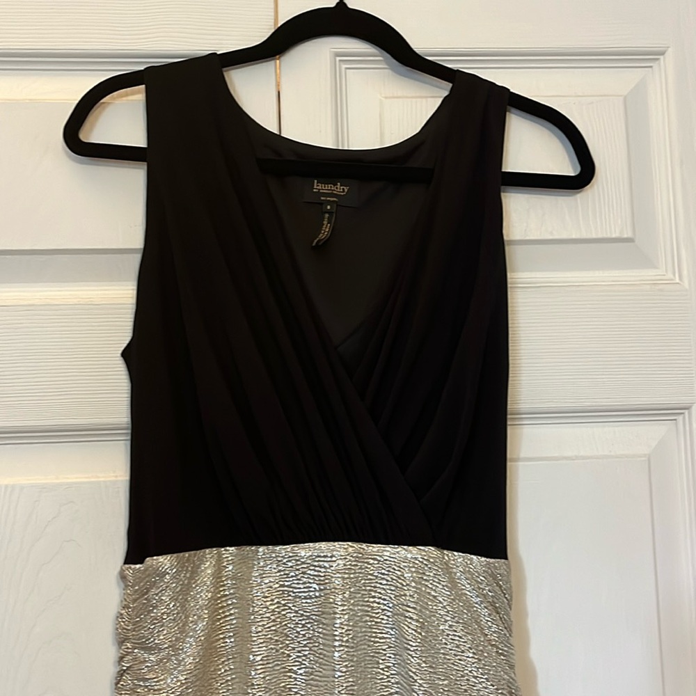 Laundry by Shelli Segal. Black and gold size 8.